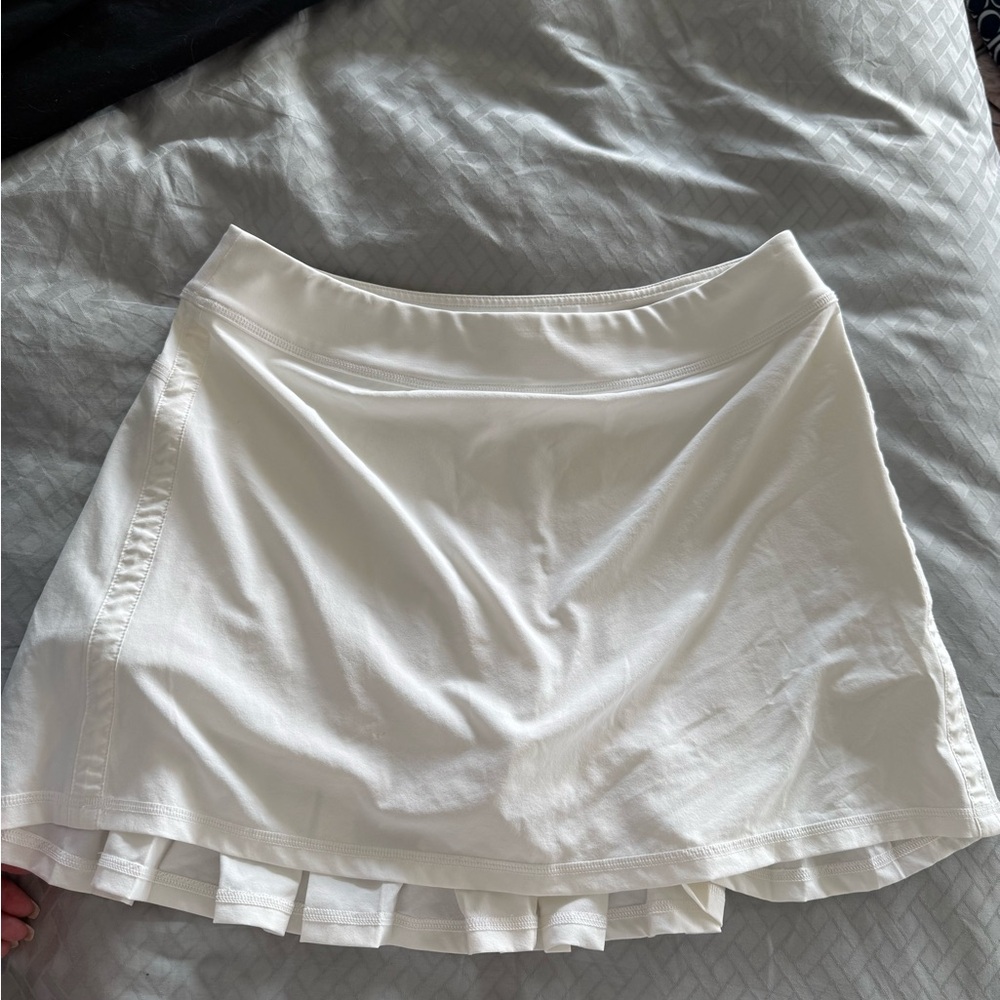 Vineyard Vines White tennis performance Skirt Sz M